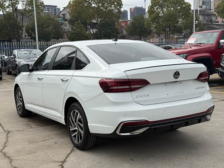 Фото 5 - Volkswagen Lavida