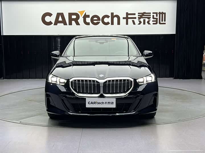 Фото 2 - BMW 5 Series