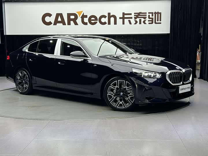 Фото 3 - BMW 5 Series