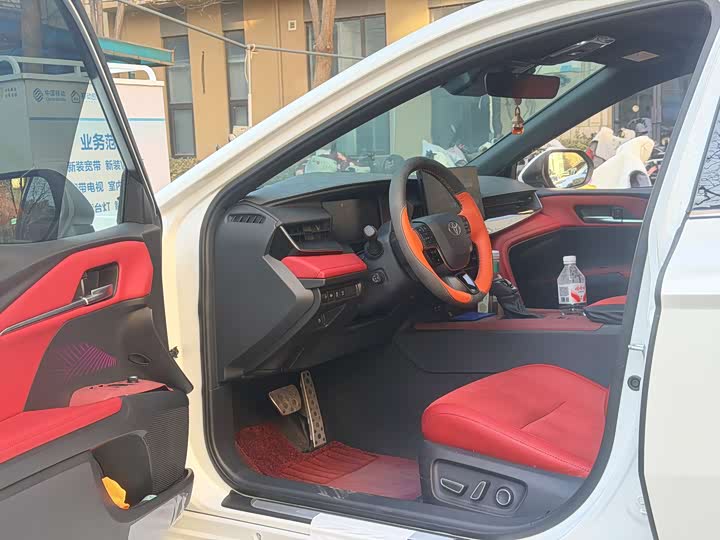 Фото 3 - Toyota Camry