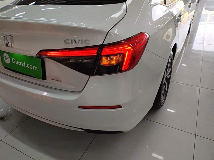 Фото 8 - Honda Civic