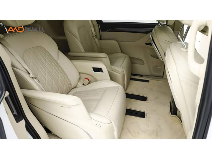 Фото 8 - Buick GL8 ES