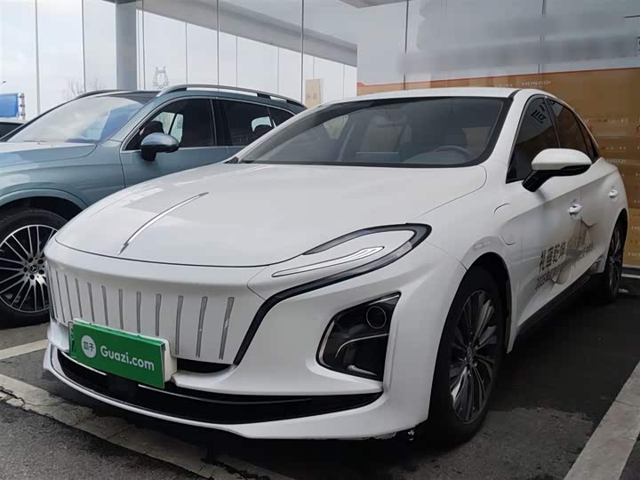 Фото 2 - Hongqi E-QM5