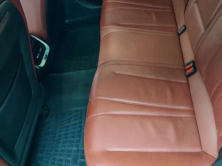 Фото 6 - XPeng P7