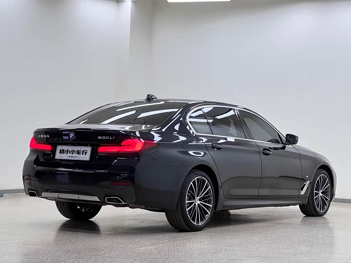 Фото 5 - BMW 5 Series