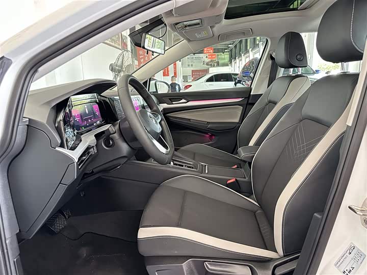 Фото 4 - Volkswagen Golf