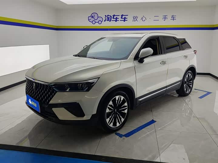 Фото 1 - Bestune T77