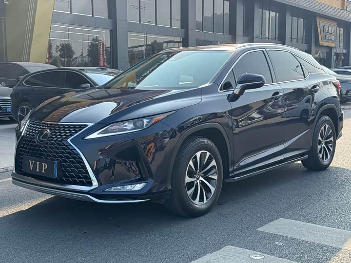 Фото 1 - Lexus RX