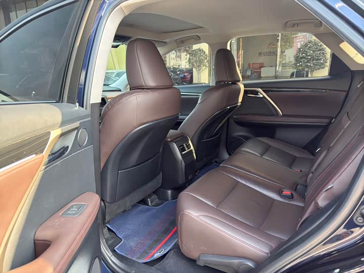 Фото 5 - Lexus RX