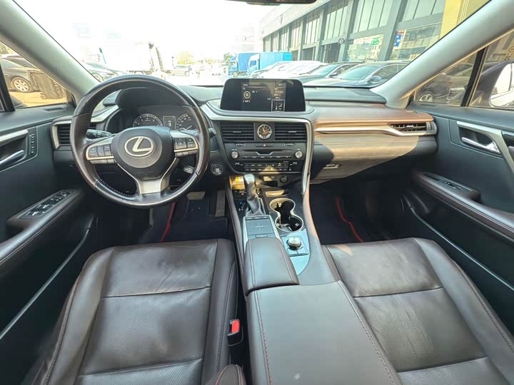 Фото 6 - Lexus RX