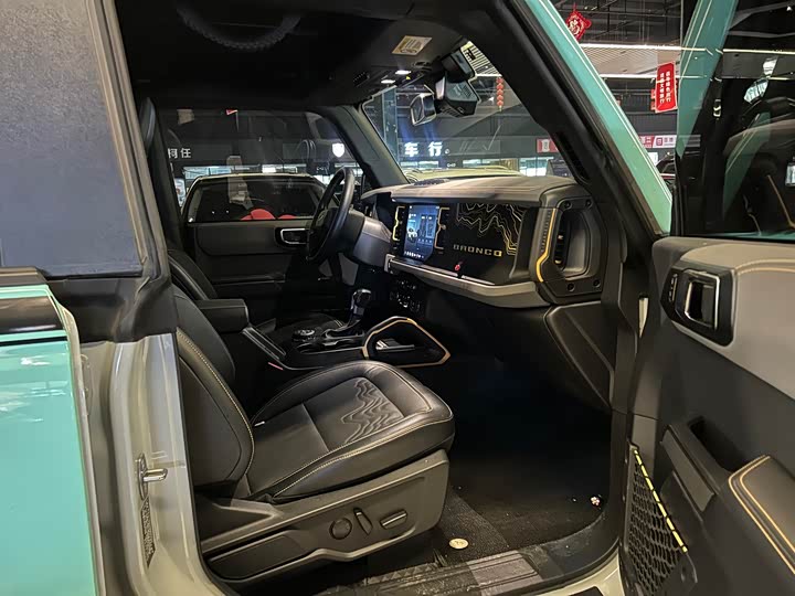 Фото 6 - Ford Bronco