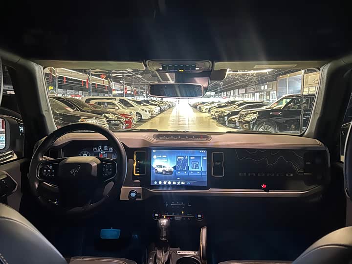 Фото 8 - Ford Bronco