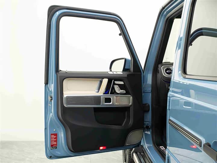 Фото 9 - Mercedes-Benz G-Class