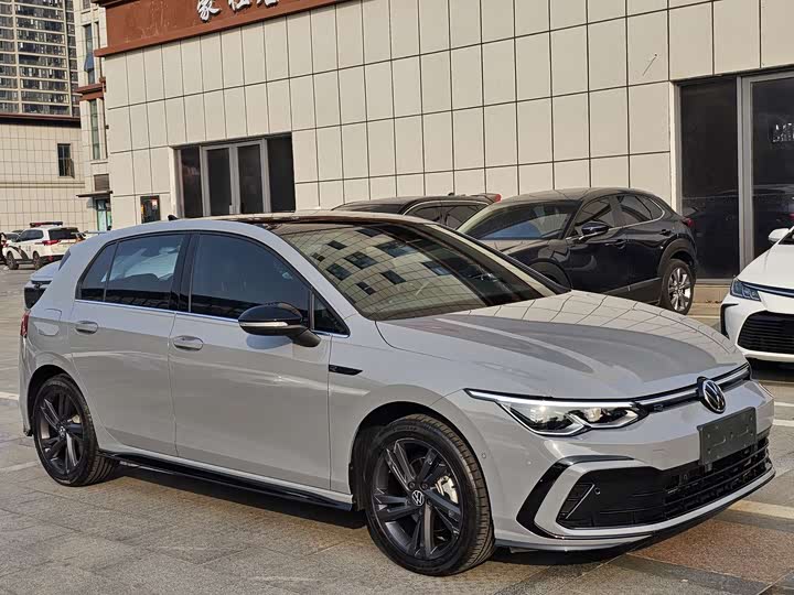 Фото 3 - Volkswagen Golf