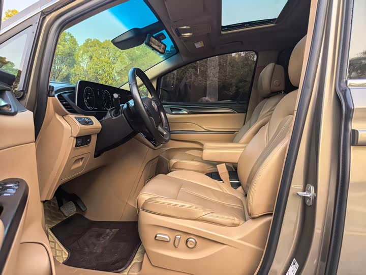 Фото 7 - Buick GL8 ES