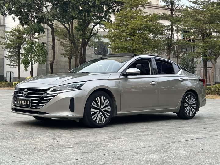 Фото 1 - Nissan Teana