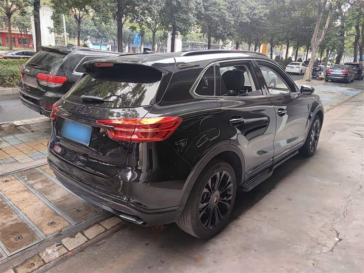 Фото 7 - Hongqi HS5