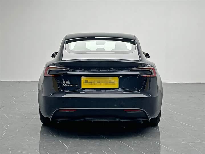 Фото 5 - Tesla Model 3