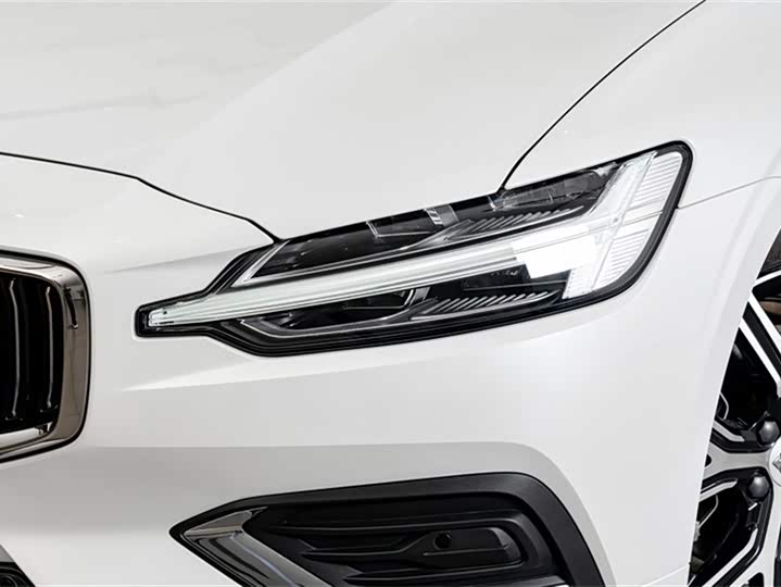 Фото 4 - Volvo S60