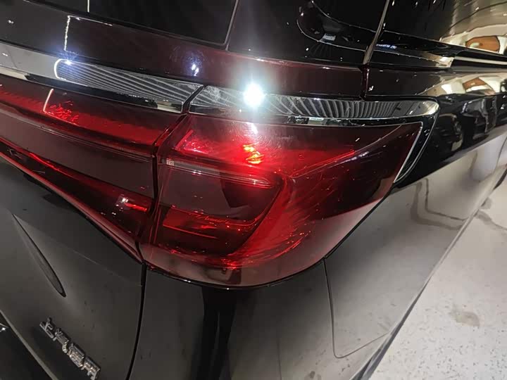 Фото 8 - Buick GL8 ES