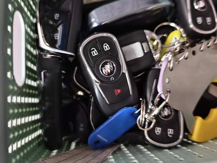 Фото 9 - Buick GL8 ES