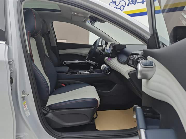 Фото 8 - BYD Yuan Plus