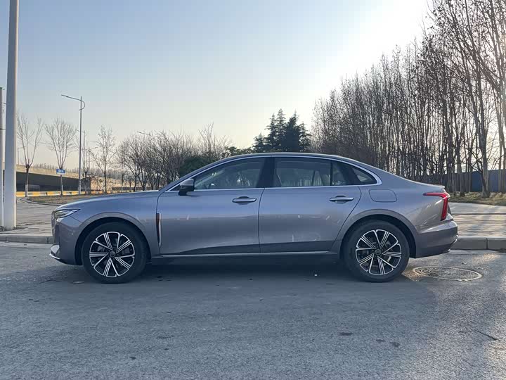 Фото 4 - Hongqi H5 Hybrid