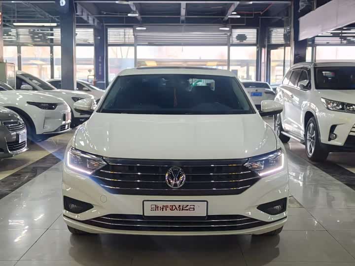 Фото 2 - Volkswagen Sagitar L