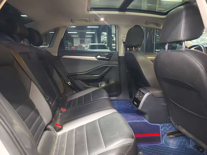 Фото 8 - Volkswagen Sagitar L