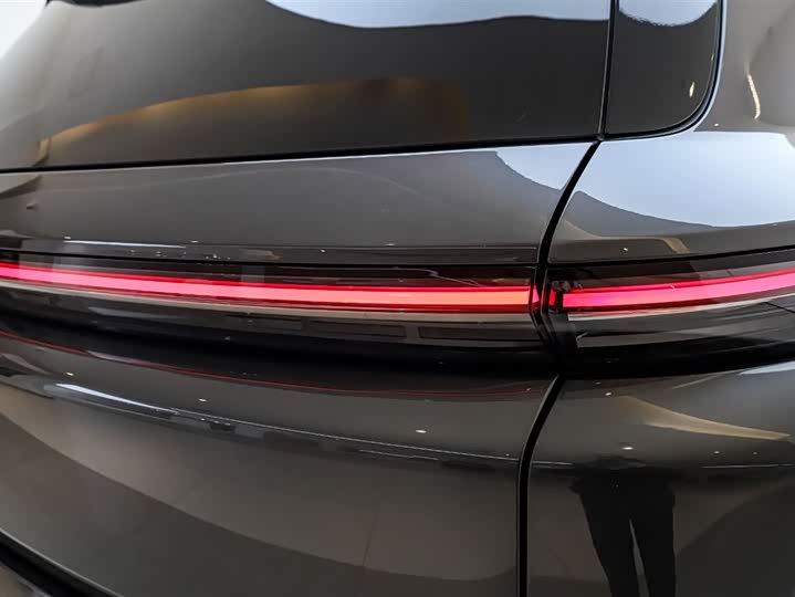 Фото 7 - LiXiang L8