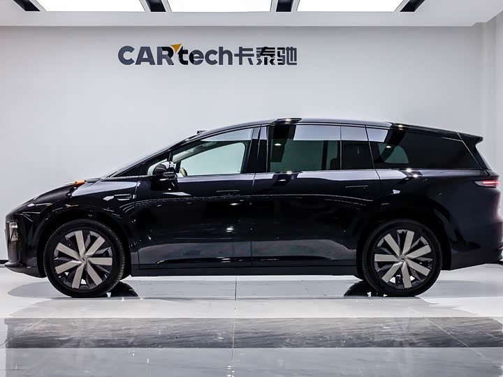 Фото 2 - LiXiang i8