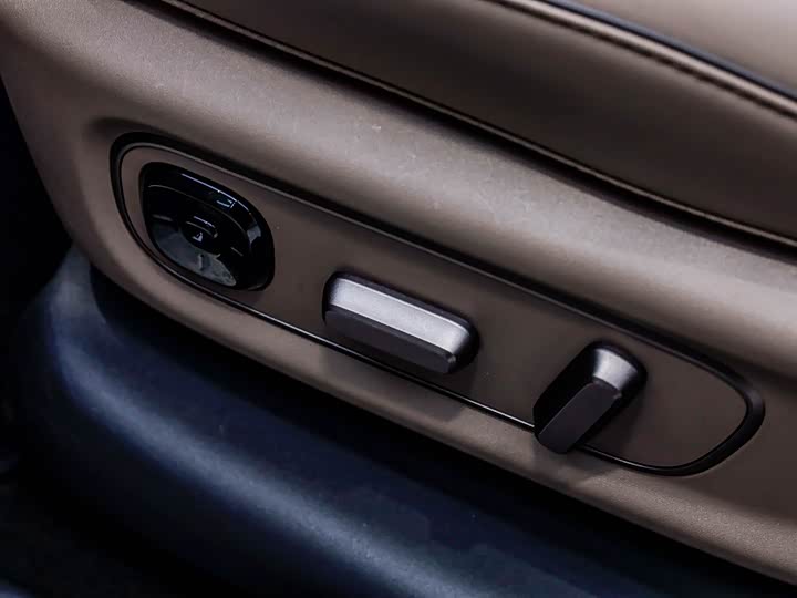 Фото 4 - LiXiang i8