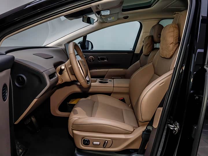 Фото 6 - LiXiang i8