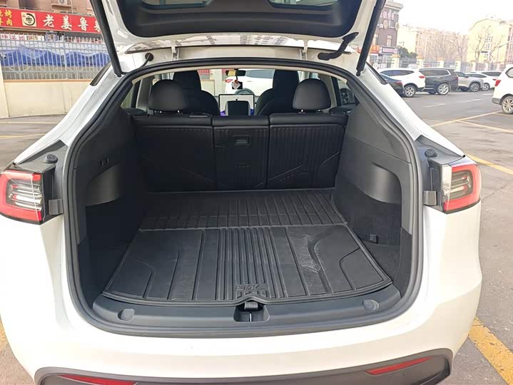 Фото 4 - Tesla Model Y