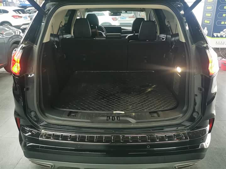 Фото 4 - Ford Edge