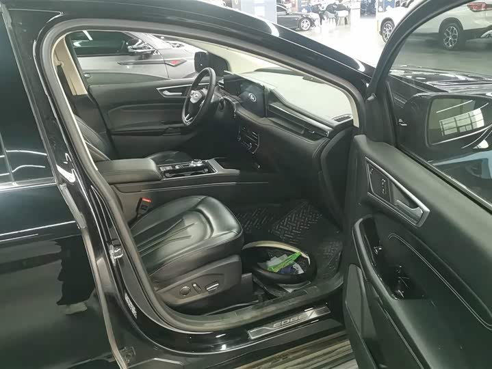 Фото 8 - Ford Edge