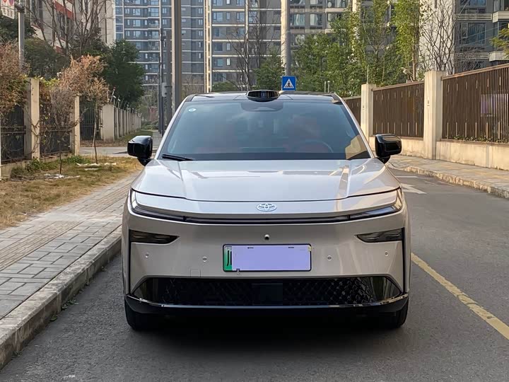 Фото 2 - Toyota bZ3X