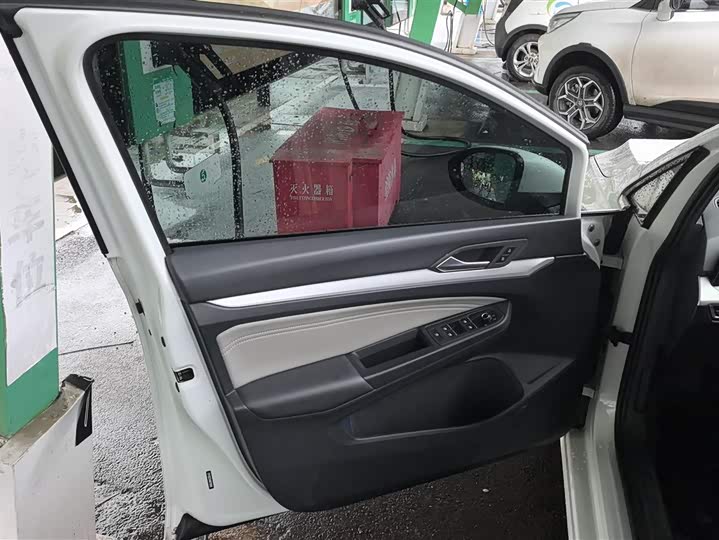 Фото 7 - Volkswagen Golf