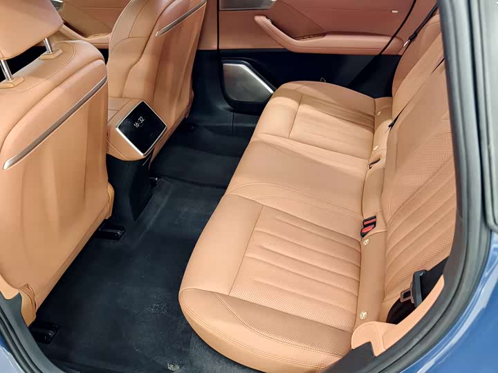 Фото 7 - Nio Onvo L60