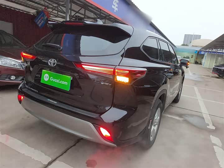Фото 7 - Toyota Highlander