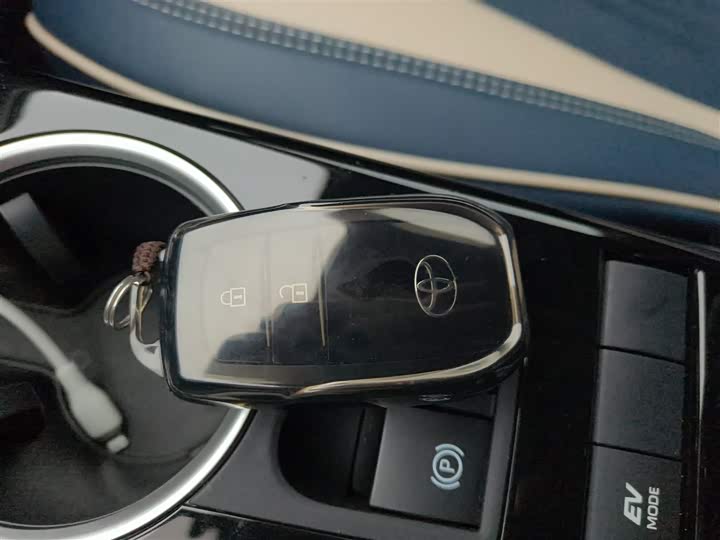 Фото 9 - Toyota Highlander