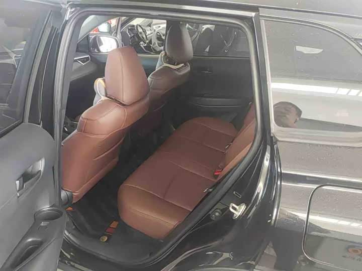 Фото 2 - Toyota Corolla Cross