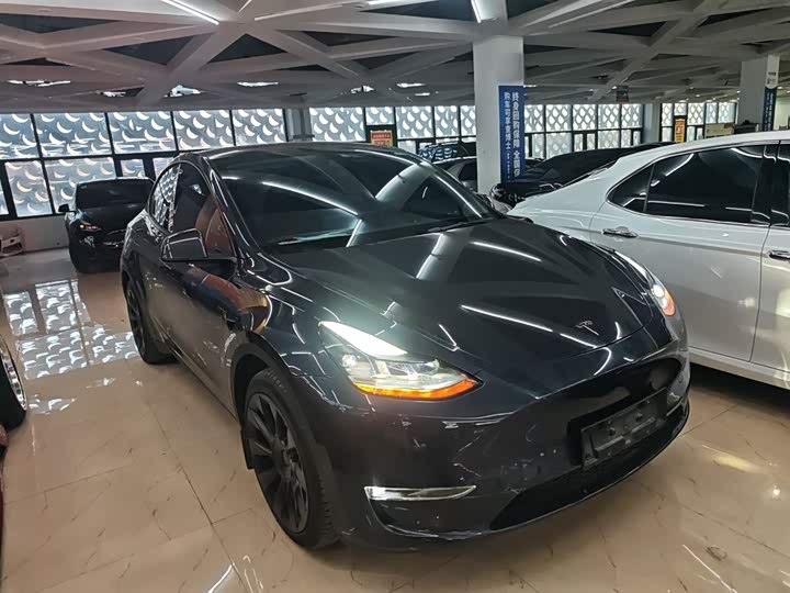 Фото 4 - Tesla Model Y