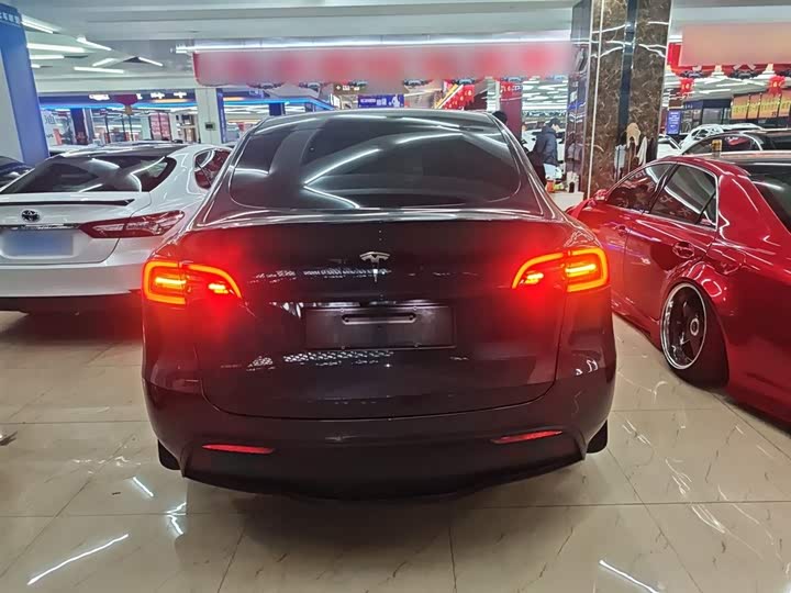 Фото 6 - Tesla Model Y