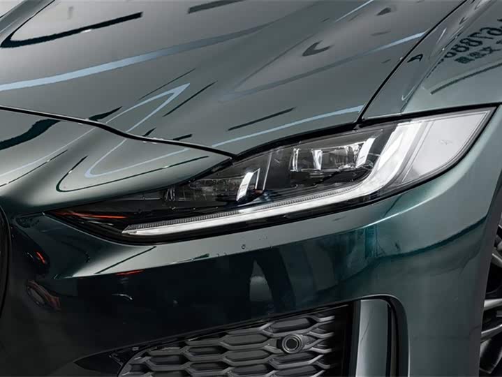 Фото 5 - Jaguar XE L