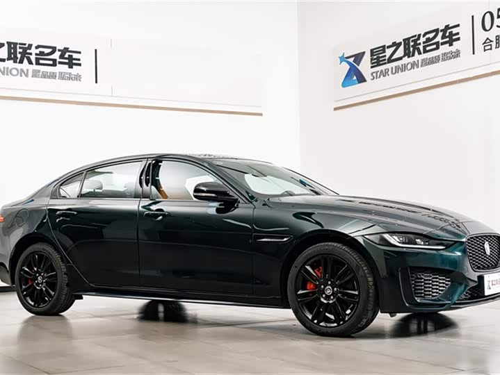 Фото 7 - Jaguar XE L