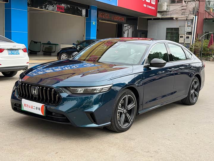 Фото 1 - Honda Inspire Hybrid