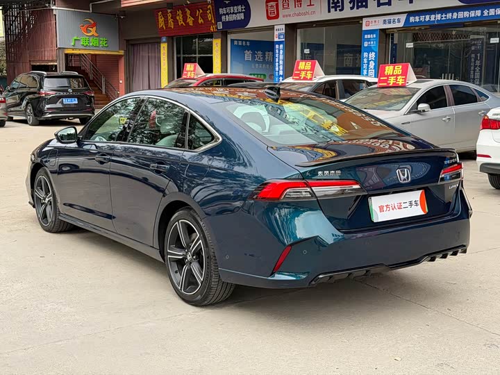 Фото 6 - Honda Inspire Hybrid