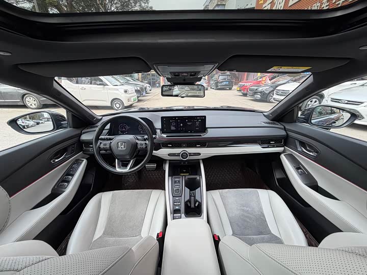 Фото 9 - Honda Inspire Hybrid