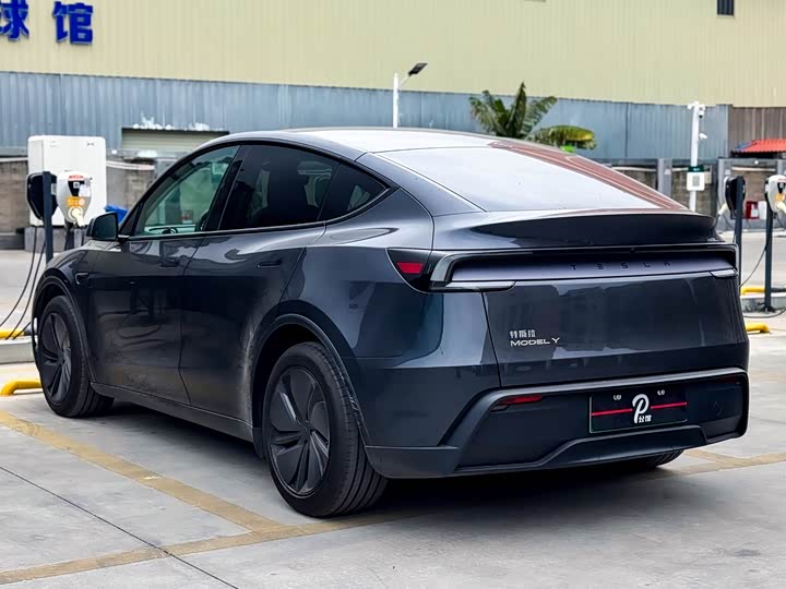Фото 4 - Tesla Model Y